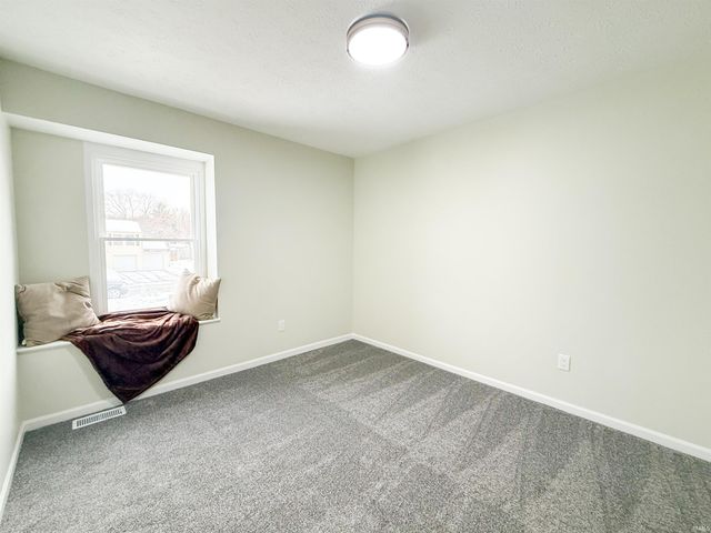 820 Lovechio Drive, Mishawaka, IN 46544