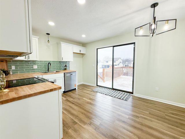 820 Lovechio Drive, Mishawaka, IN 46544