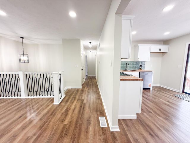 820 Lovechio Drive, Mishawaka, IN 46544