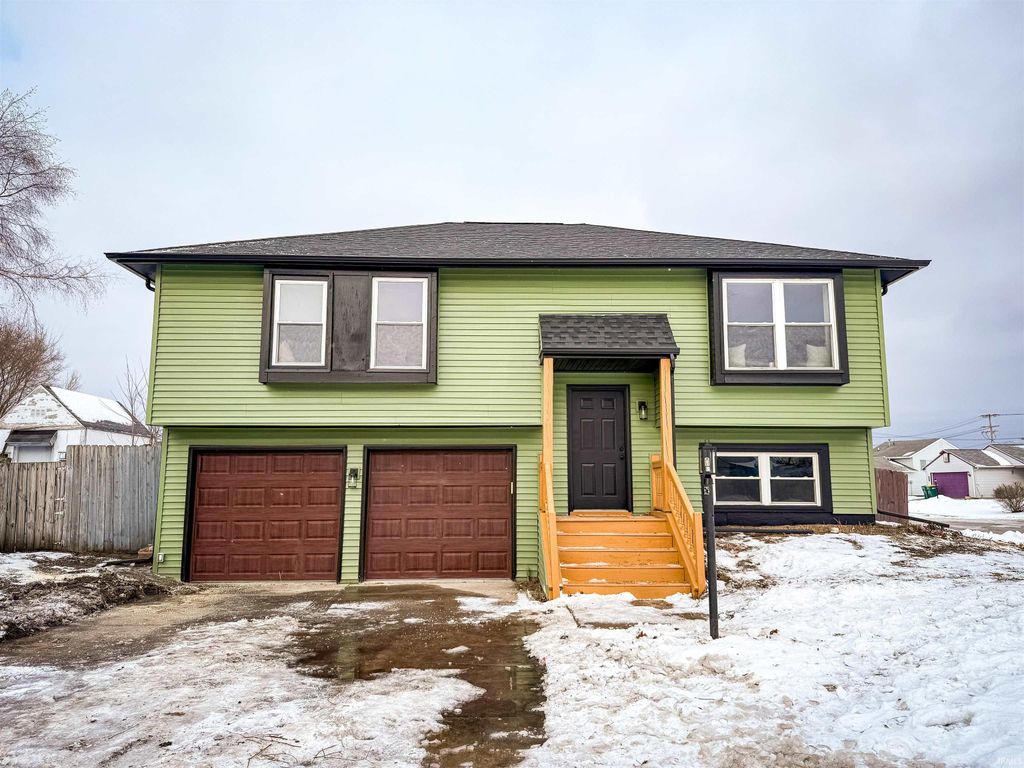 820 Lovechio Drive, Mishawaka, IN 46544