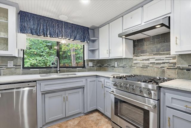 10968 Juanita Ct, Grass Valley, CA 95949