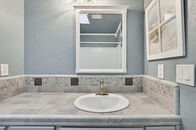 10968 Juanita Ct, Grass Valley, CA 95949