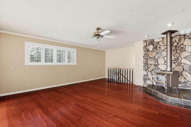 10968 Juanita Ct, Grass Valley, CA 95949