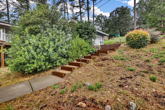 10968 Juanita Ct, Grass Valley, CA 95949