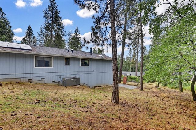 10968 Juanita Ct, Grass Valley, CA 95949