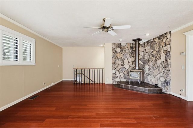 10968 Juanita Ct, Grass Valley, CA 95949