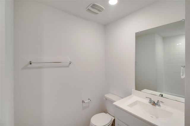 202 Schuenemann WAY, Uhland, TX 78640