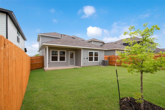 202 Schuenemann WAY, Uhland, TX 78640