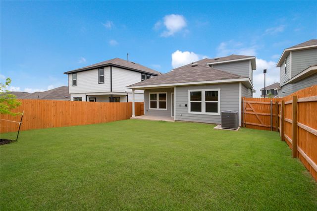 202 Schuenemann WAY, Uhland, TX 78640