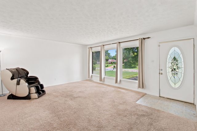 225 Nickell Heights Road, Paducah, KY 42003