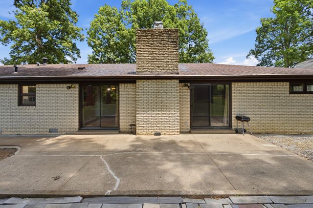 225 Nickell Heights Road, Paducah, KY 42003