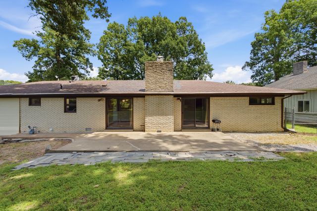 225 Nickell Heights Road, Paducah, KY 42003