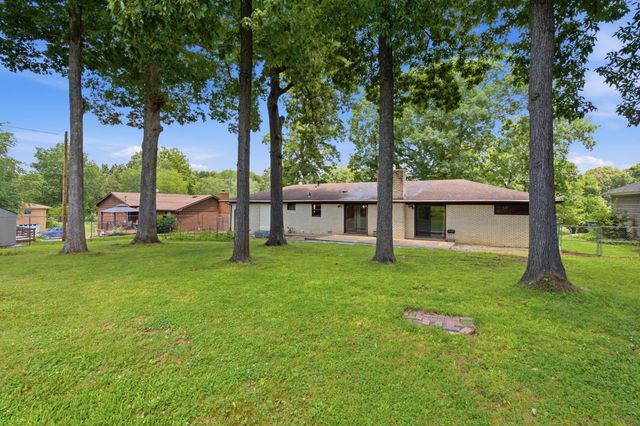 225 Nickell Heights Road, Paducah, KY 42003