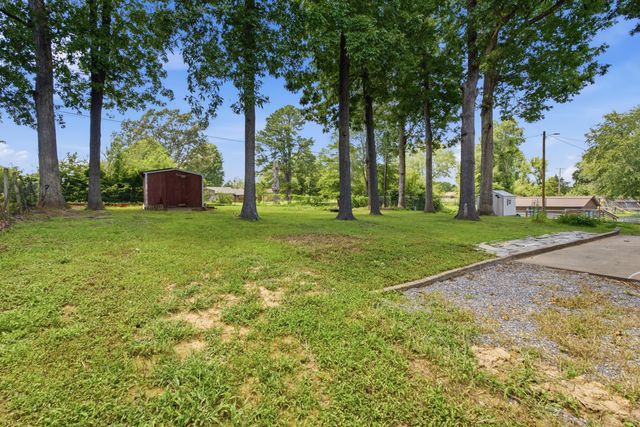 225 Nickell Heights Road, Paducah, KY 42003