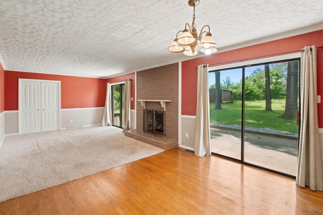 225 Nickell Heights Road, Paducah, KY 42003