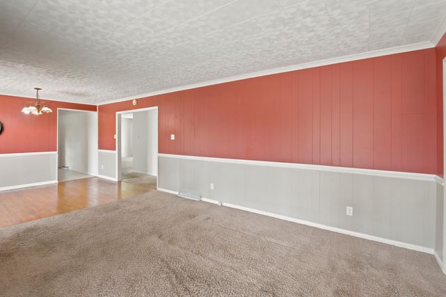 225 Nickell Heights Road, Paducah, KY 42003