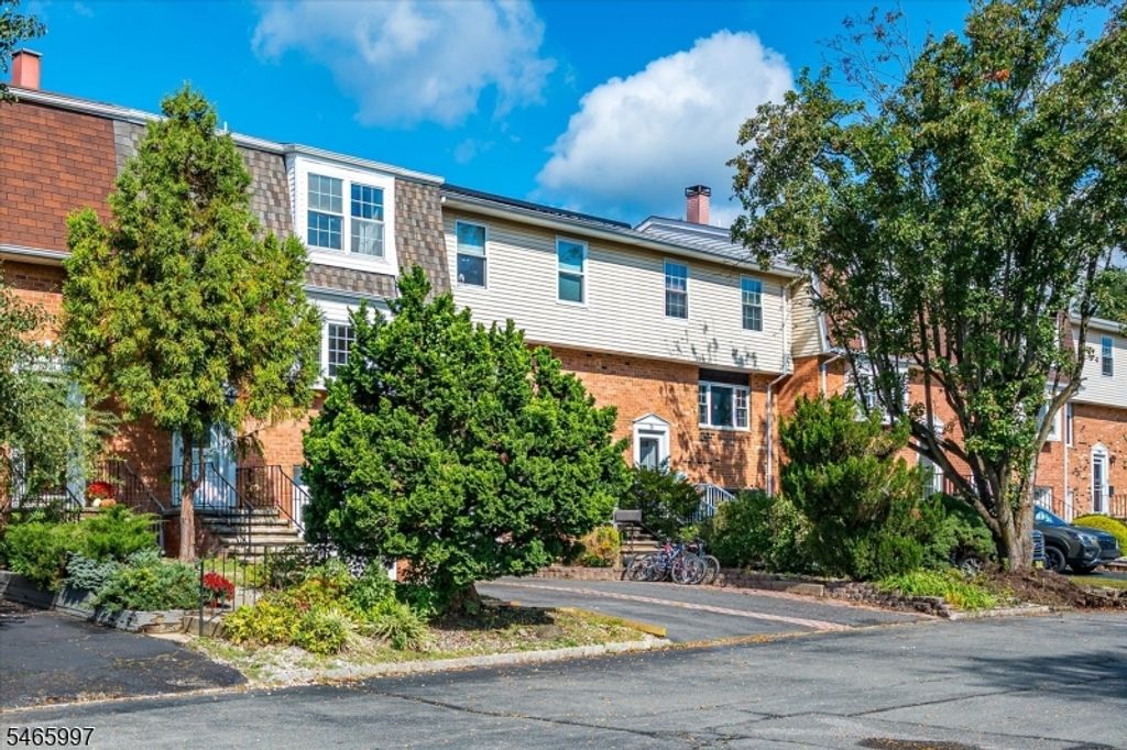 30 Catbird Ct, Lawrence Twp., NJ 08648 — photo 5