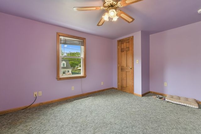 35 Alandale Pkwy, Norwood, MA 02062