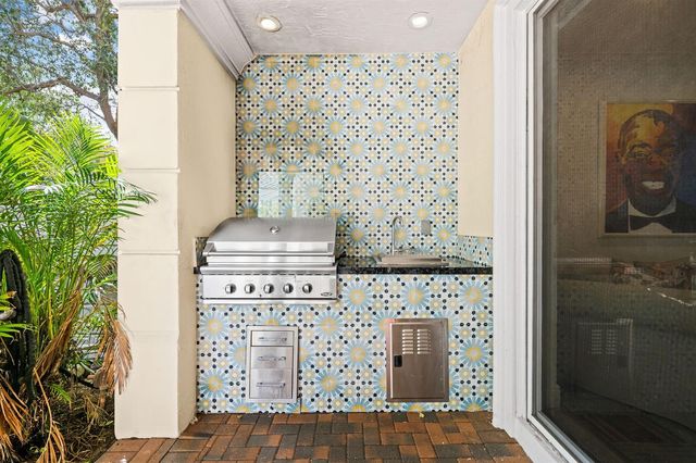 5580 NE Trieste Terrace, Boca Raton, FL 33487