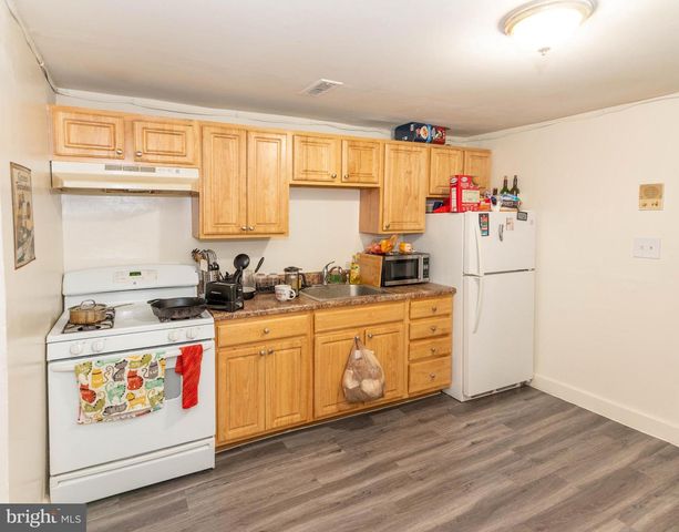 46 W BIDDLE ST, Baltimore, MD 21201