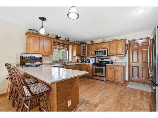 208 Country Oaks Road, River Falls, WI 54022
