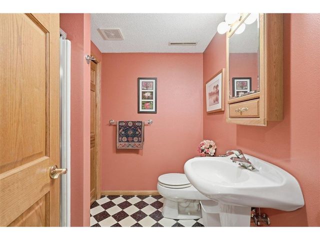 208 Country Oaks Road, River Falls, WI 54022