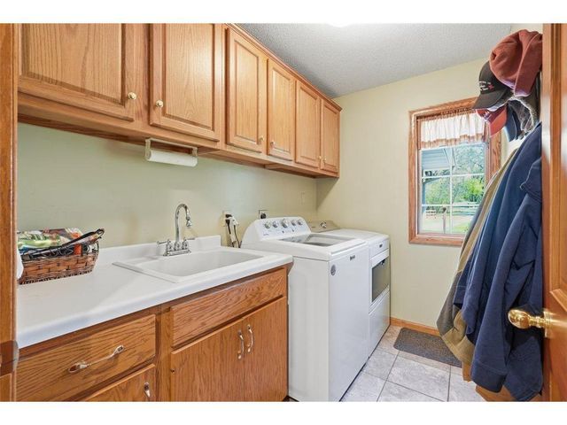 208 Country Oaks Road, River Falls, WI 54022