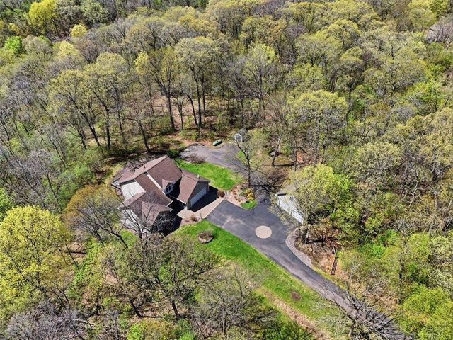 208 Country Oaks Road, River Falls, WI 54022