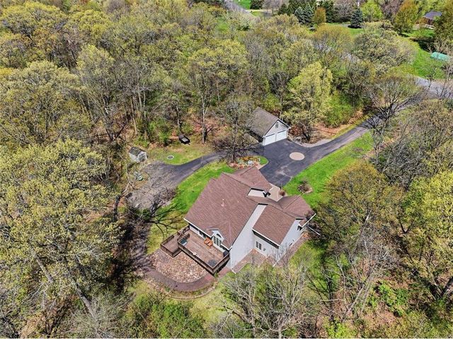 208 Country Oaks Road, River Falls, WI 54022