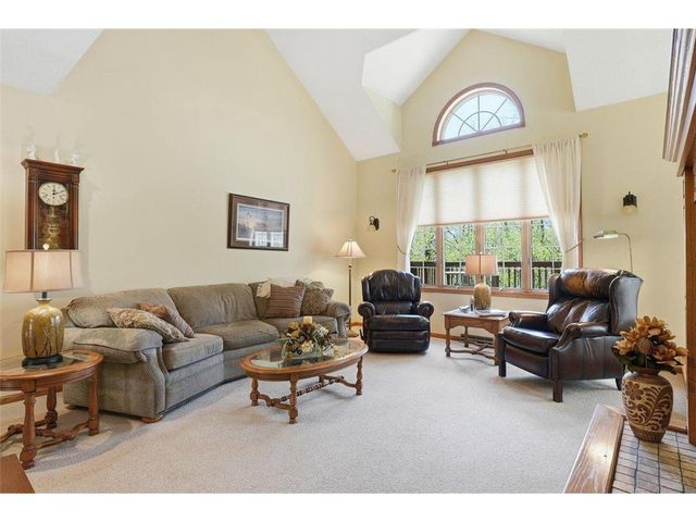 208 Country Oaks Road, River Falls, WI 54022