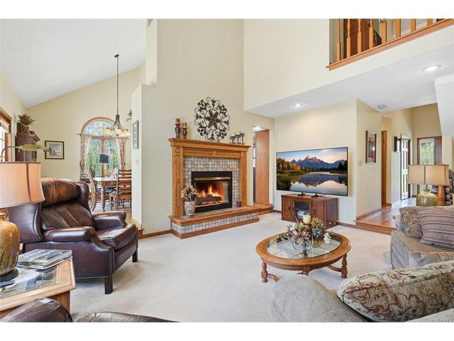 208 Country Oaks Road, River Falls, WI 54022