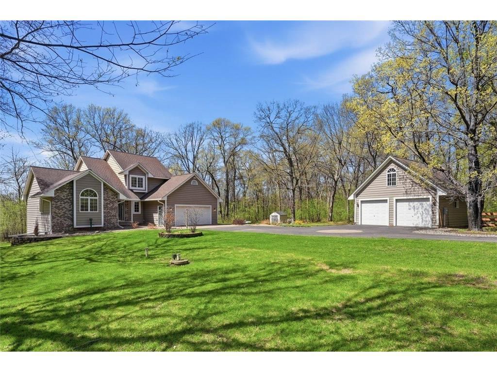 208 Country Oaks Road, River Falls, WI 54022