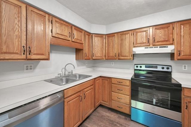 610 S Franklin St F302, Holbrook, MA 02343