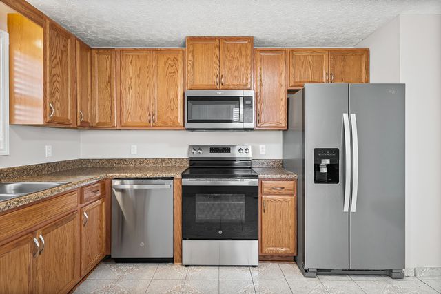 307 Lafayette Point Cir, Clarksville, TN 37042