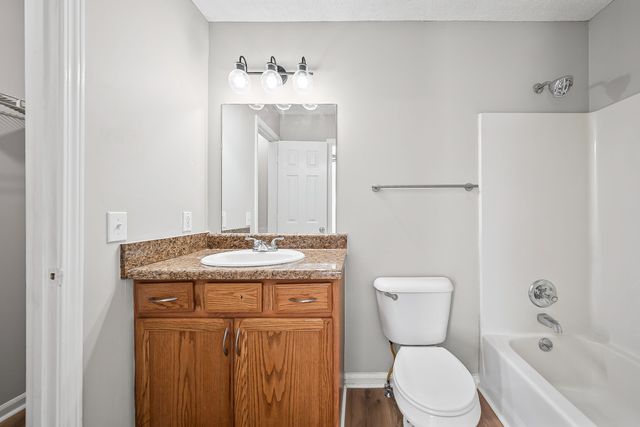 307 Lafayette Point Cir, Clarksville, TN 37042