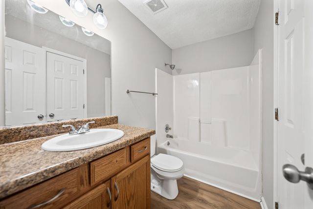 307 Lafayette Point Cir, Clarksville, TN 37042