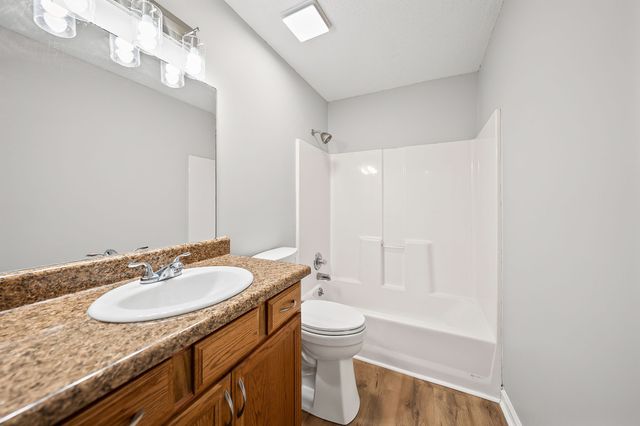 307 Lafayette Point Cir, Clarksville, TN 37042