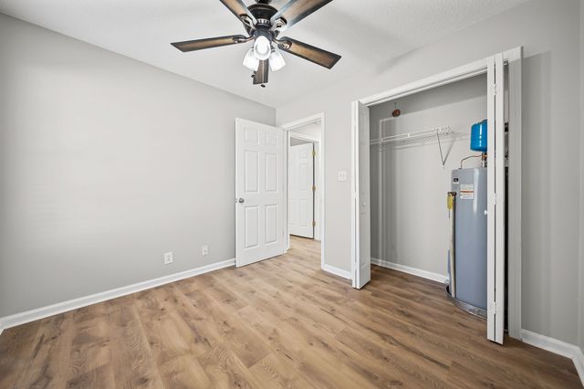 307 Lafayette Point Cir, Clarksville, TN 37042