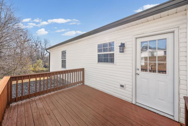 307 Lafayette Point Cir, Clarksville, TN 37042