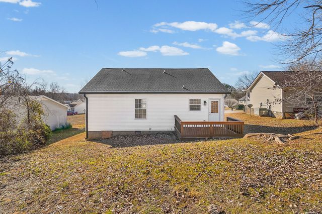 307 Lafayette Point Cir, Clarksville, TN 37042