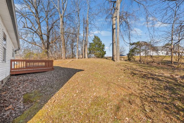 307 Lafayette Point Cir, Clarksville, TN 37042