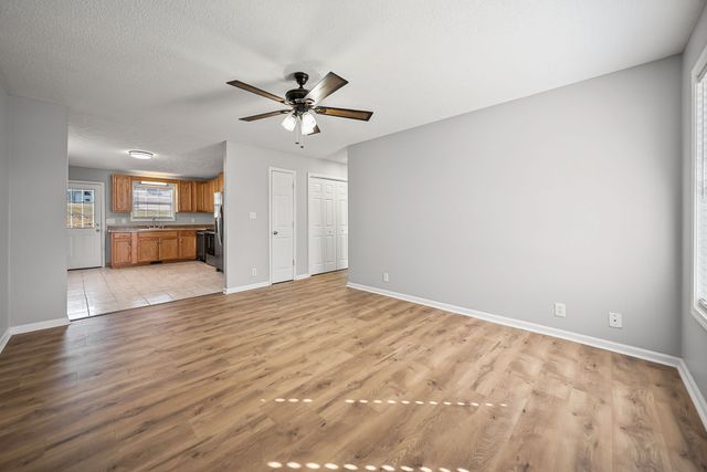 307 Lafayette Point Cir, Clarksville, TN 37042