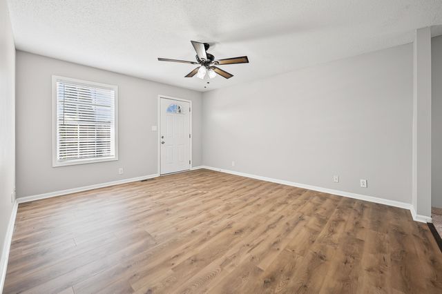 307 Lafayette Point Cir, Clarksville, TN 37042