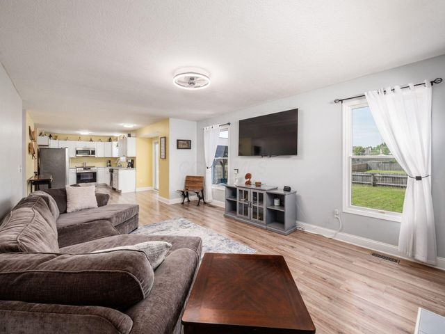 128 Granite Drive, Delaware, OH 43015