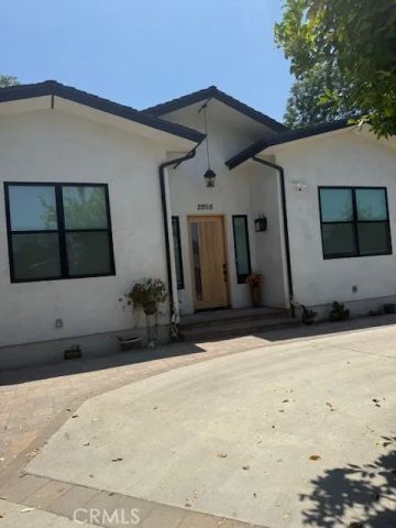 22520 Clarendon, Woodland Hills, CA 91367