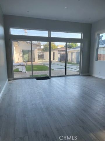 22520 Clarendon, Woodland Hills, CA 91367