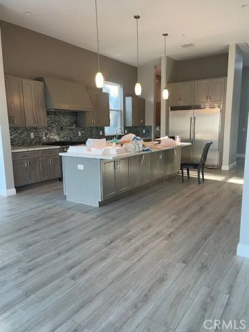 22520 Clarendon, Woodland Hills, CA 91367