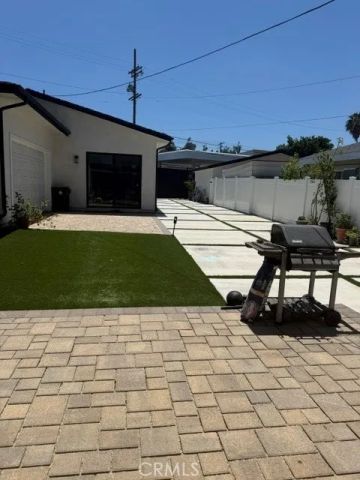 22520 Clarendon, Woodland Hills, CA 91367