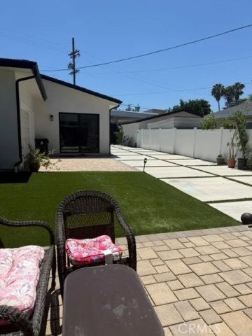 22520 Clarendon, Woodland Hills, CA 91367