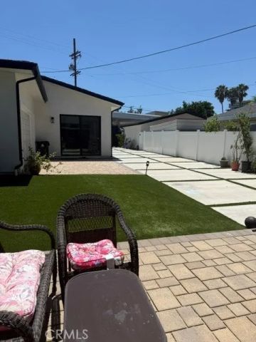 22520 Clarendon, Woodland Hills, CA 91367